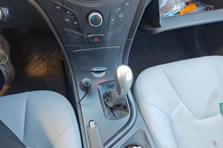 Used GAC Gonow E Mei 2014 1.6L Manual Luxury Model Gear Lever