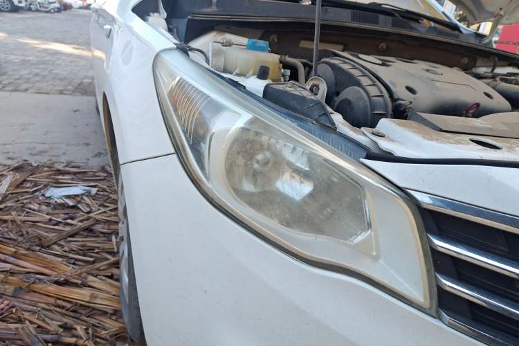 Used GAC Gonow E Mei 2014 1.6L Manual Luxury Model Right Front Headlight