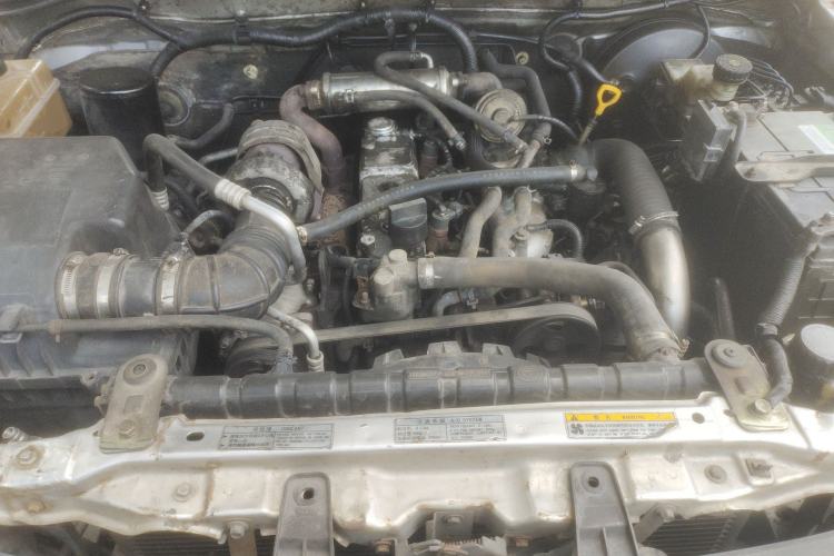 Used GAC Gonow GP150 2015 2.5T Two-Wheel Drive Deluxe Version GA4D25TCI Engine Bay
