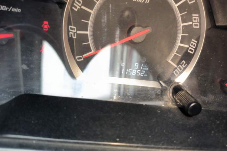 Used GAC Gonow GP150 2015 2.5T Two-Wheel Drive Deluxe Version GA4D25TCI Odometer Close Up