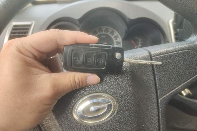 Used GAC Gonow GP150 2015 2.5T Two-Wheel Drive Deluxe Version GA4D25TCI Vehicle Key