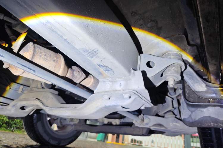Used GAC Gonow GX6 2015 2.4L Two-Wheel Drive Elite Edition Chassis Front Right