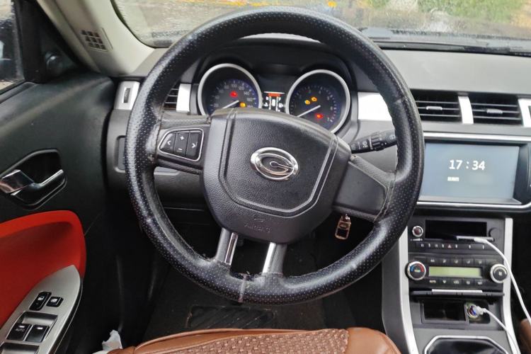 Used GAC Gonow GX6 2015 2.4L Two-Wheel Drive Elite Edition Steering Wheel
