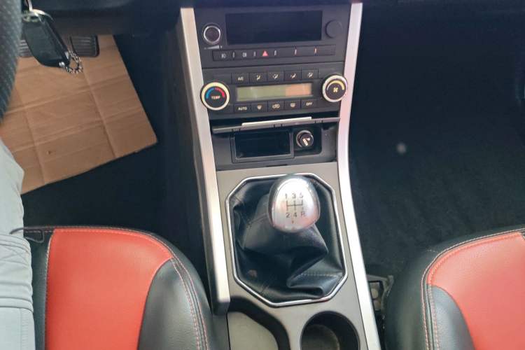 Used GAC Gonow GX6 2015 2.4L Two-Wheel-Drive Flagship Edition Gear Lever
