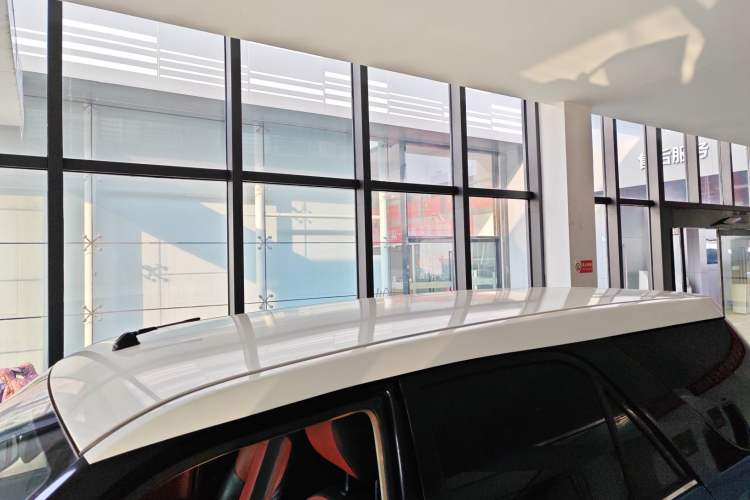 Used GAC Gonow GX6 2015 2.4L Two-Wheel-Drive Flagship Edition Roof