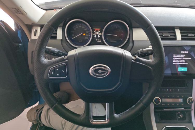 Used GAC Gonow GX6 2015 2.4L Two-Wheel-Drive Flagship Edition Steering Wheel