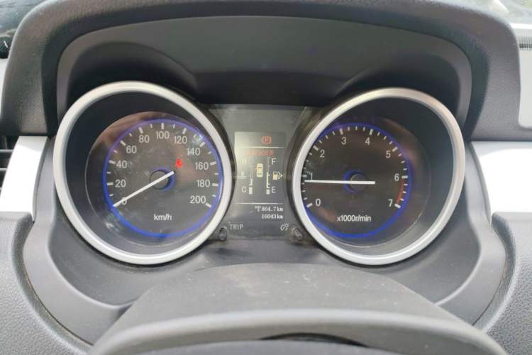Used GAC Gonow GX6 2015 2.4L Two-Wheel Drive Elite Edition Instrument Cluster