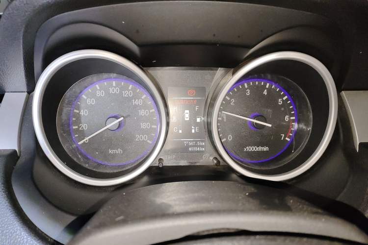 Used GAC Gonow GX6 2015 2.4L Two-Wheel-Drive Flagship Edition Odometer Close Up