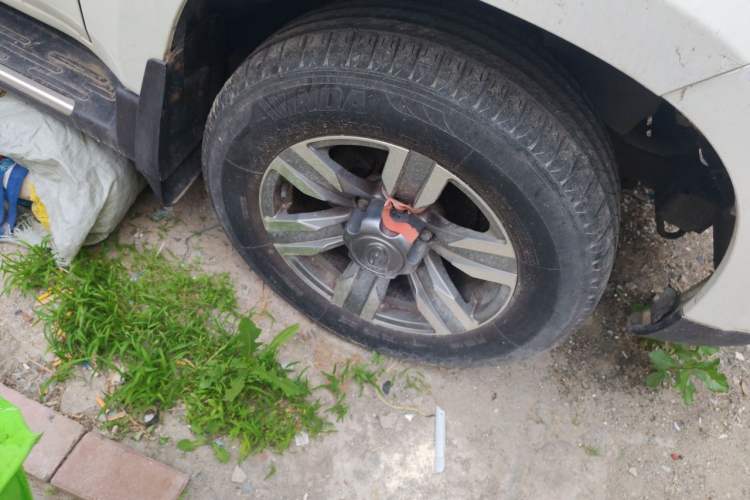 Used GAC Gonow GX6 2015 2.4L Two-Wheel Drive Elite Edition Right Front Wheel Hub