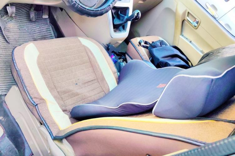Used GAC Gonow Starry 2013 1.5L Seven-Seater Elite Model Left Front Seat