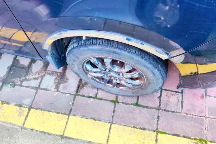 Used GAC Gonow Starry 2013 1.5L Seven-Seater Elite Model Right Front Wheel Hub