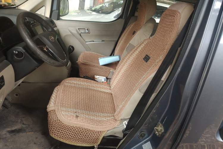 Used GAC Gonow Starry 2013 1.5L Seven-Seater Luxury Model Left Front Seat