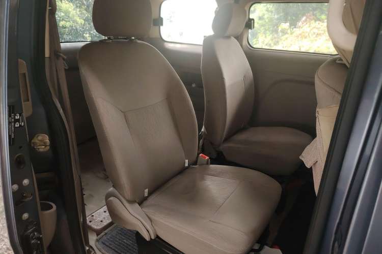 Used GAC Gonow Starry 2013 1.5L Seven-Seater Luxury Model Left Rear Seat