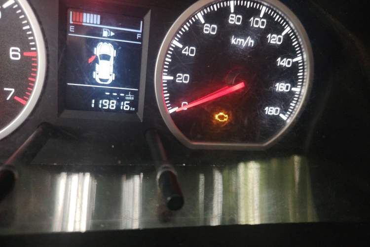Used GAC Gonow Starry 2013 1.5L Seven-Seater Luxury Model Odometer Close Up