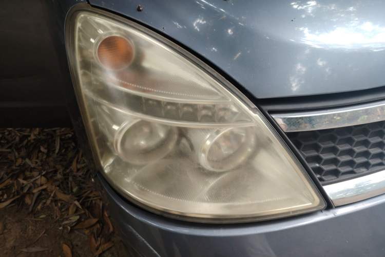 Used GAC Gonow Starry 2013 1.5L Seven-Seater Luxury Model Right Front Headlight