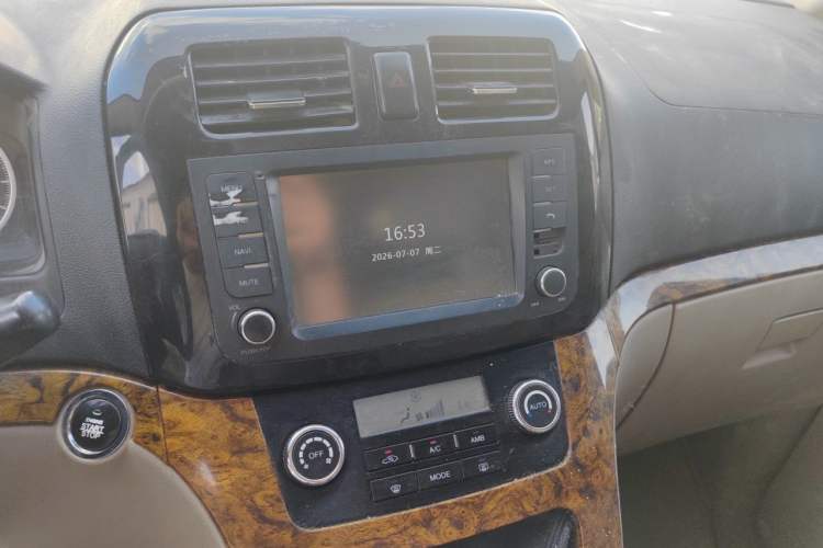 Used GAC Gonow Starry 2013 1.5L Seven-Seater Supreme Model Audio And AC Panel