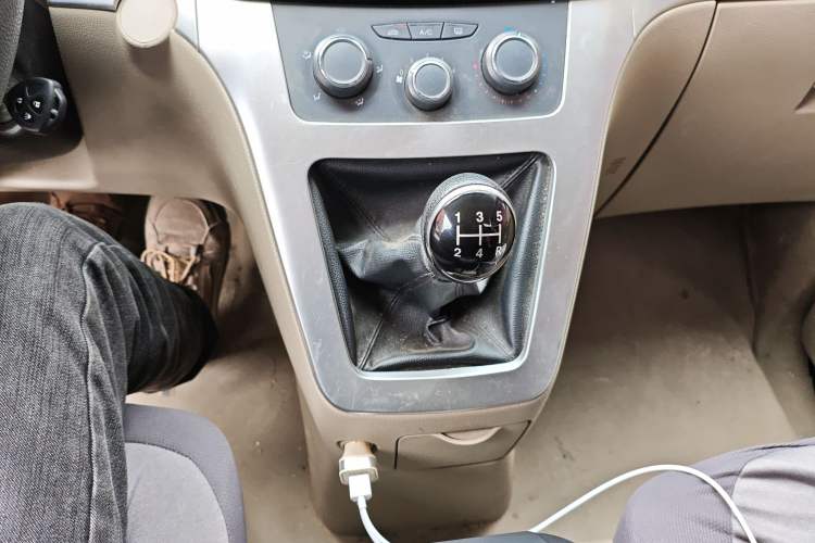 Used GAC Gonow Starry 2013 1.5L Seven-Seater Luxury Model Gear Lever