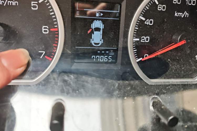 Used GAC Gonow Starry 2013 1.5L Seven-Seater Luxury Model Odometer Close Up