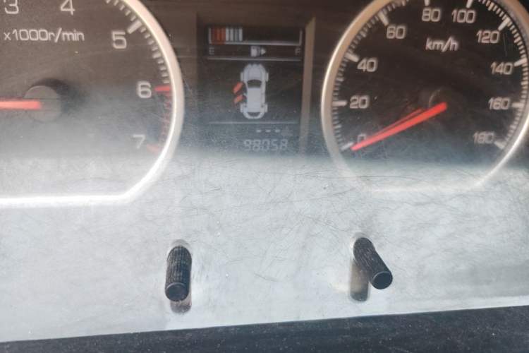 Used GAC Gonow Starry 2013 1.5L Seven-Seater Supreme Model Odometer Close Up