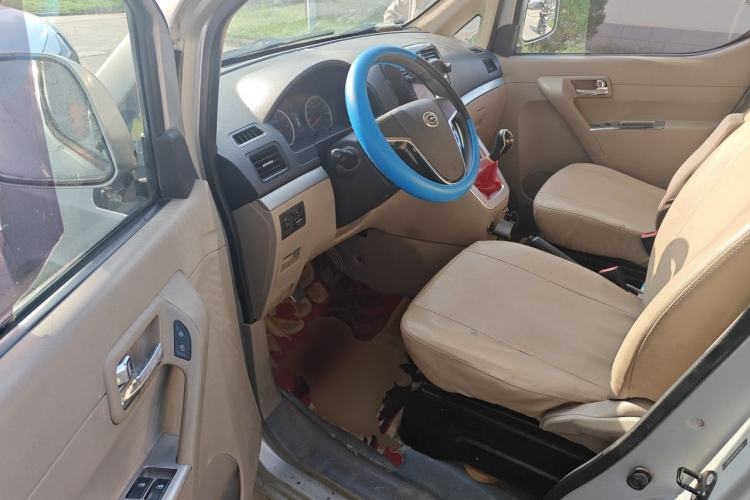 Used GAC Gonow Starry 2013 1.5L Seven-Seater Elite Model Driver Seat