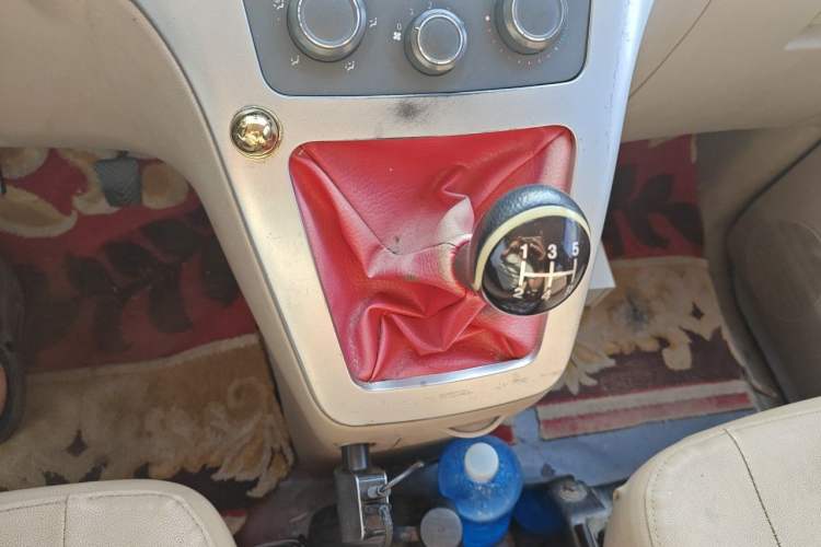 Used GAC Gonow Starry 2013 1.5L Seven-Seater Elite Model Gear Lever