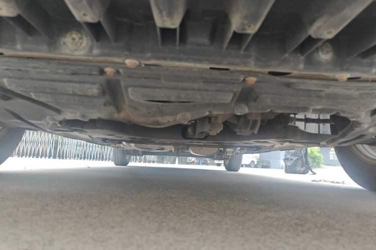 Used GAC Gonow Starry 2013 1.5L Seven-Seater Supreme Model Chassis Front