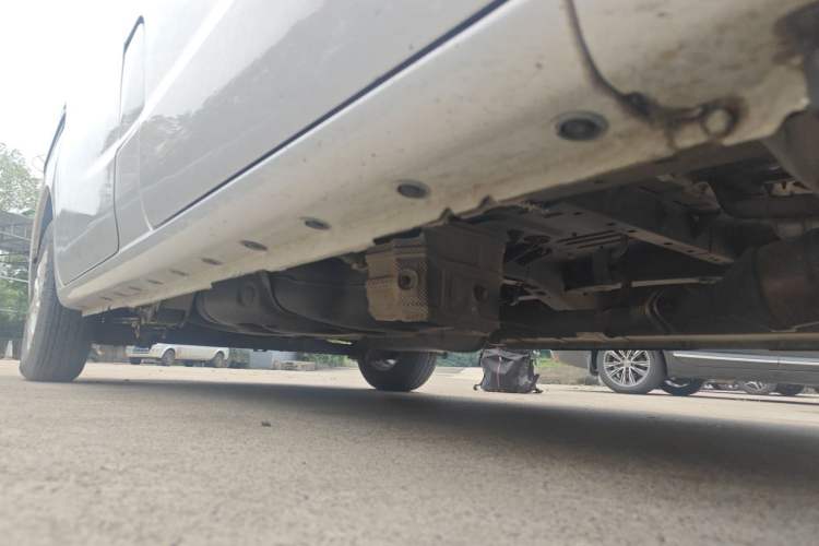 Used GAC Gonow Starry 2013 1.5L Seven-Seater Supreme Model Chassis Front Right