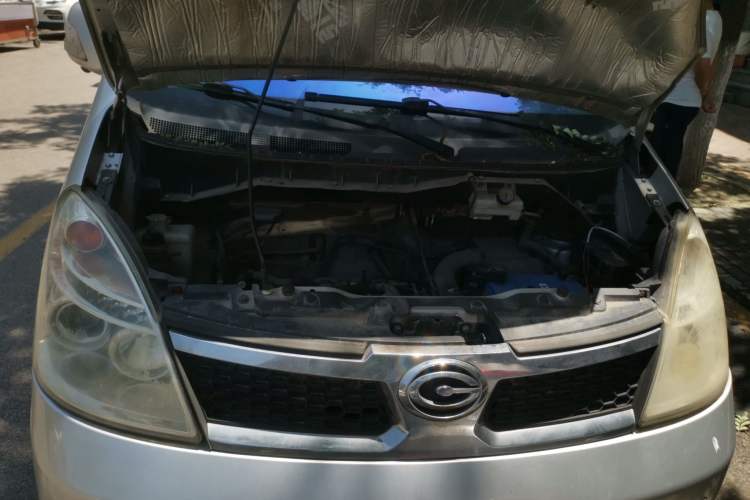 Used GAC Gonow Starry 2013 1.5L Seven-Seater Luxury Model Engine Bay