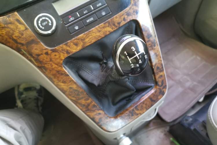 Used GAC Gonow Starry 2013 1.5L Seven-Seater Luxury Model Gear Lever