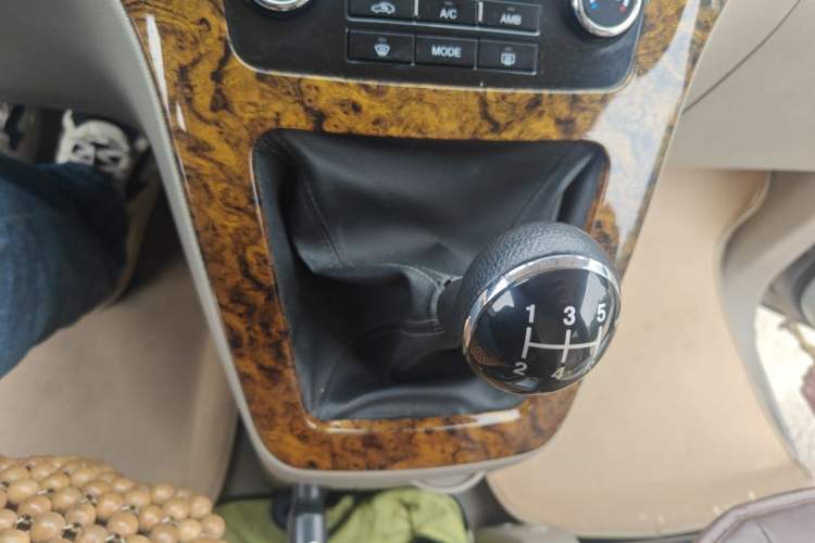 Used GAC Gonow Starry 2013 1.5L Seven-Seater Supreme Model Gear Lever