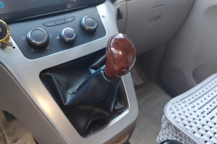 Used GAC Gonow Starry 2013 1.5L Seven-Seater Luxury Model Gear Lever