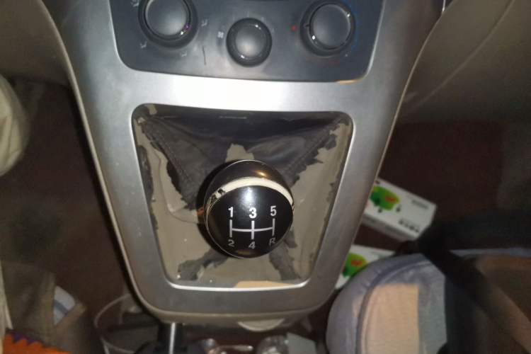 Used GAC Gonow Starry 2013 1.5L Seven-Seater Luxury Model Gear Lever