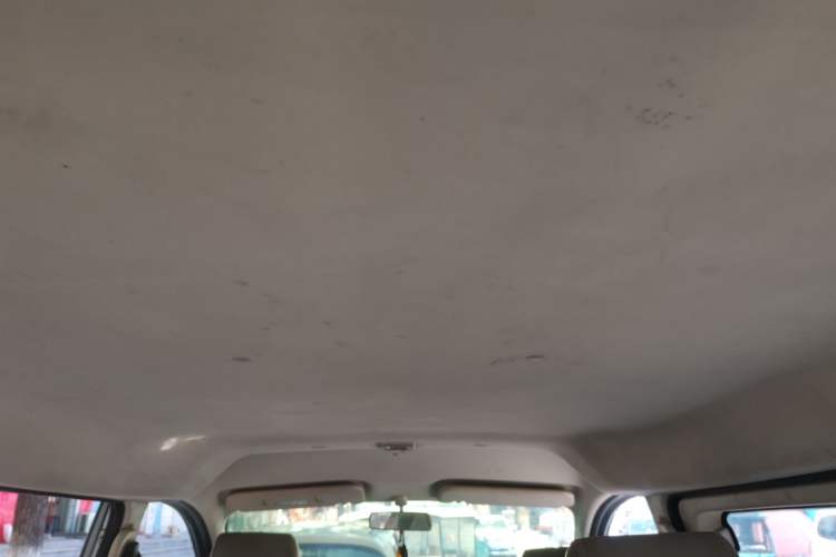 Used GAC Gonow Starry 2013 1.5L Seven-Seater Luxury Model Headliner