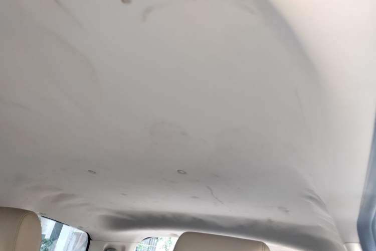 Used GAC Gonow Starry 2013 1.5L Seven-Seater Luxury Model Headliner