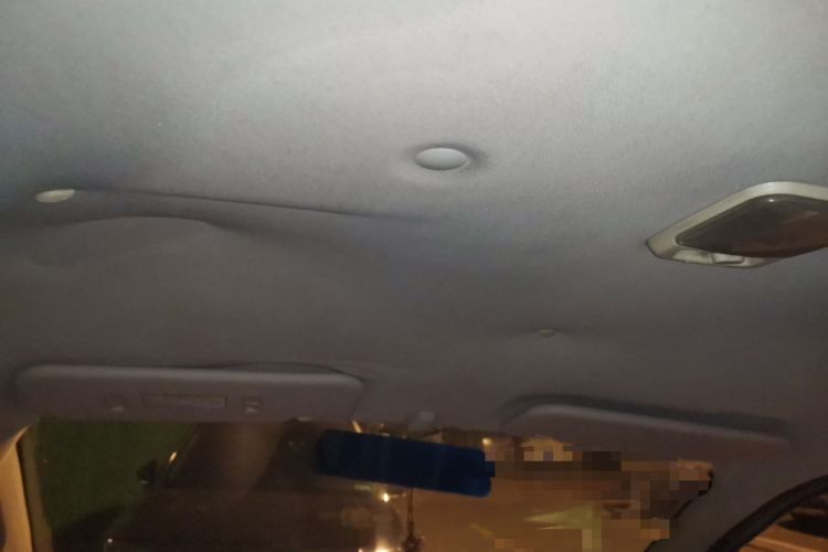 Used GAC Gonow Starry 2013 1.5L Seven-Seater Luxury Model Headliner