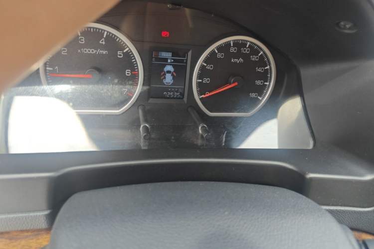 Used GAC Gonow Starry 2013 1.5L Seven-Seater Supreme Model Odometer Close Up