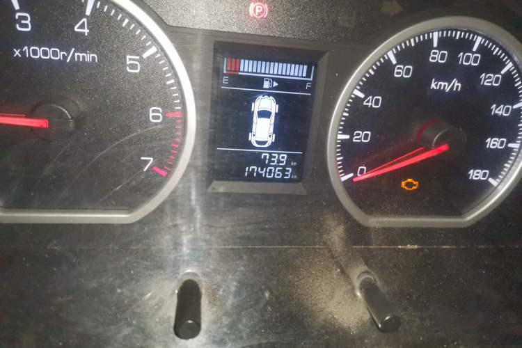 Used GAC Gonow Starry 2013 1.5L Seven-Seater Luxury Model Odometer Close Up