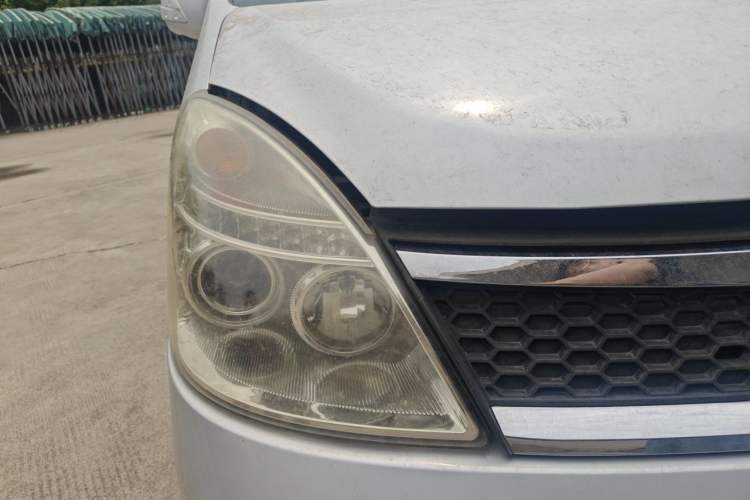 Used GAC Gonow Starry 2013 1.5L Seven-Seater Supreme Model Right Front Headlight