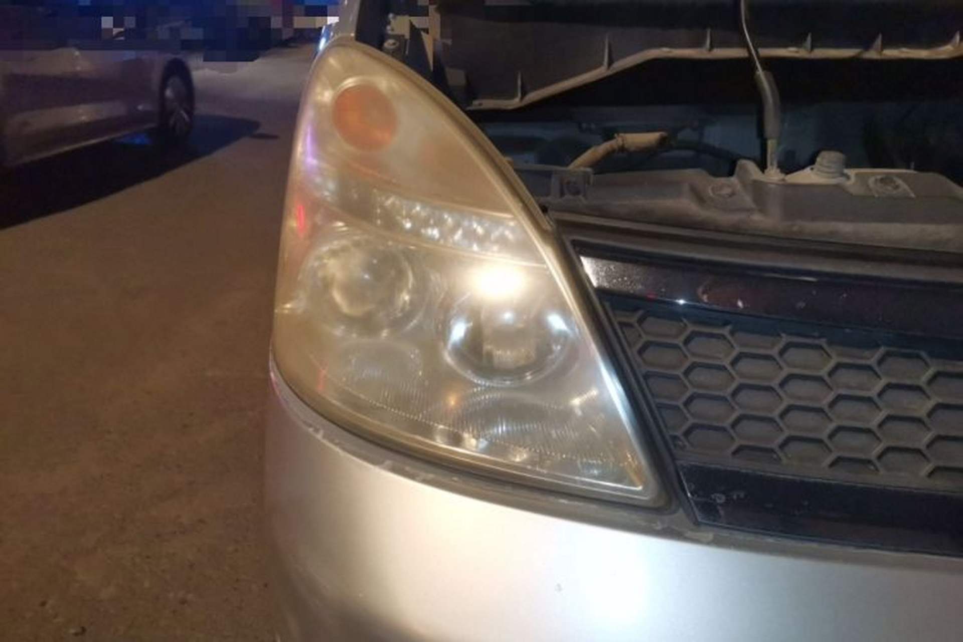Used GAC Gonow Starry 2013 1.5L Seven-Seater Luxury Model Right Front Headlight