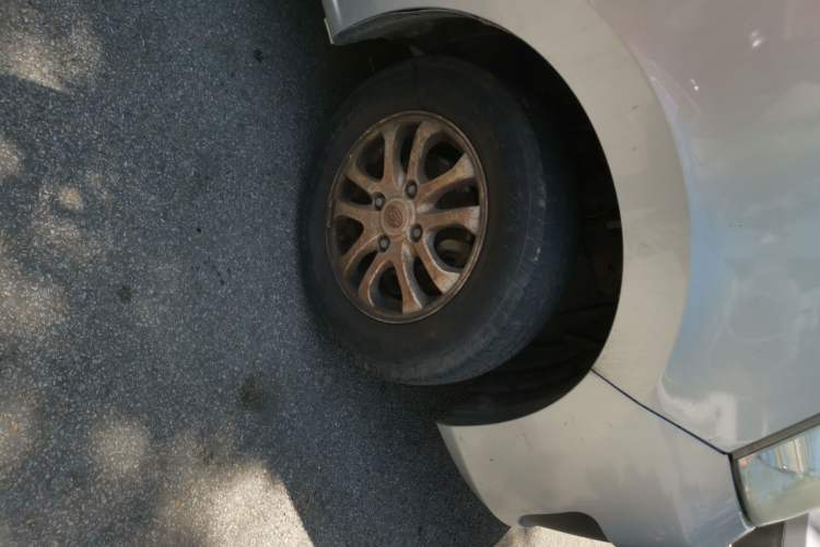 Used GAC Gonow Starry 2013 1.5L Seven-Seater Luxury Model Right Front Wheel Hub