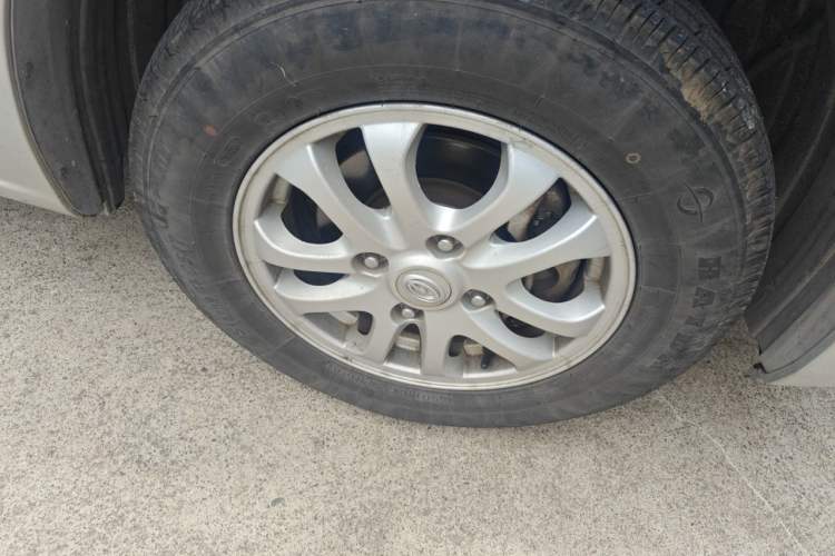 Used GAC Gonow Starry 2013 1.5L Seven-Seater Supreme Model Right Front Wheel Hub
