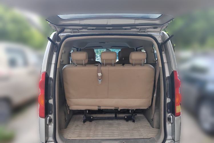 Used GAC Gonow Starry 2013 1.5L Seven-Seater Luxury Model Trunk