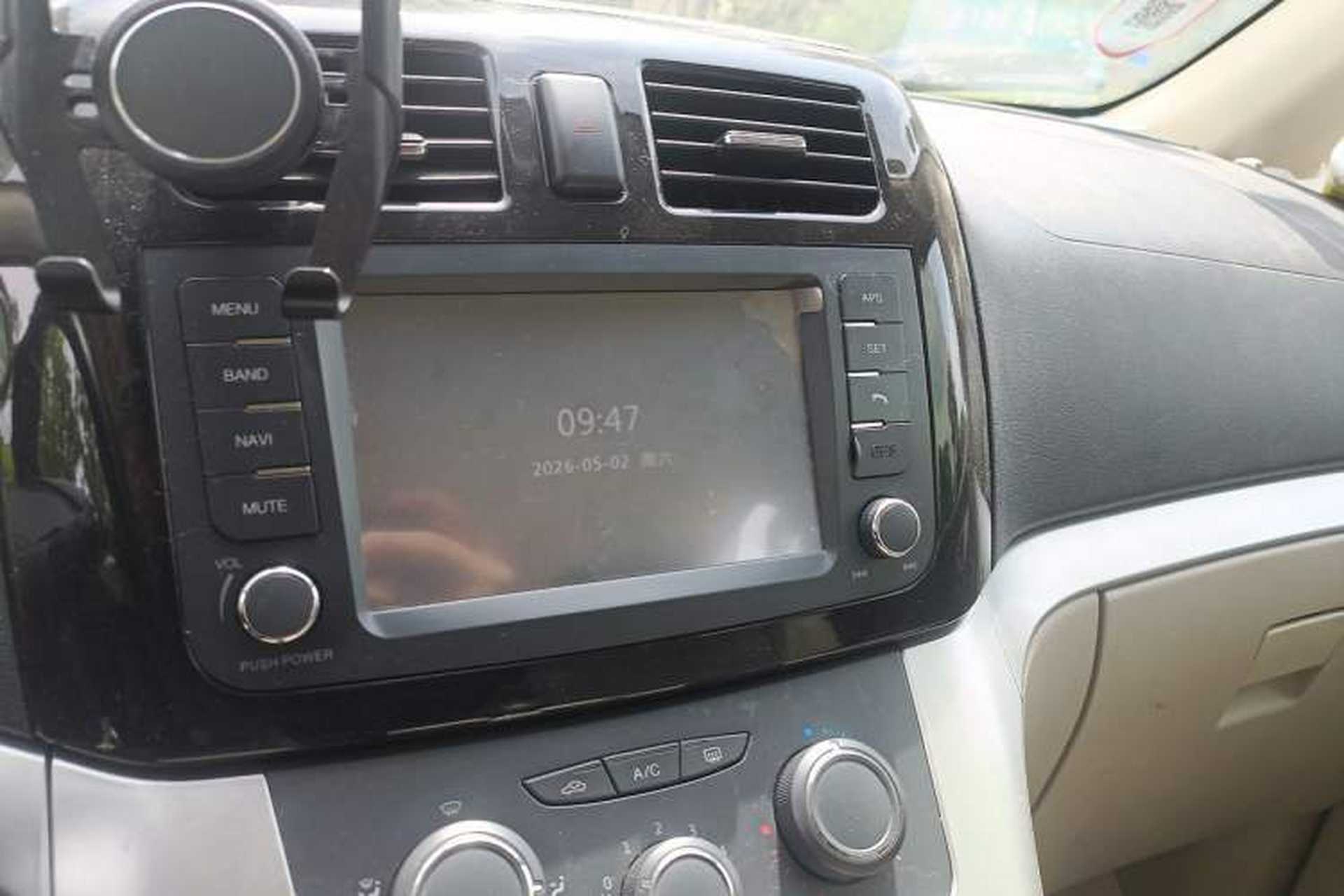Used GAC Gonow Starry 2013 1.5L Seven-Seater Luxury Model Audio And AC Panel