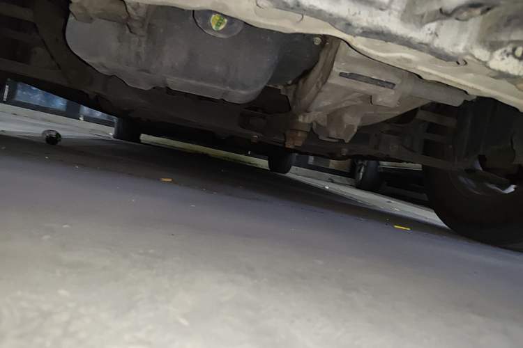 Used GAC Gonow Starry 2013 1.5L Seven-Seater Supreme Model Chassis Front