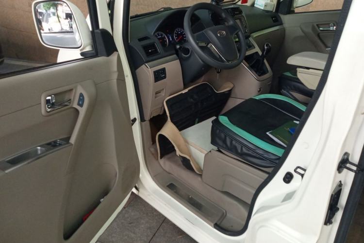 Used GAC Gonow Starry 2013 1.5L Seven-Seater Luxury Model Driver Seat