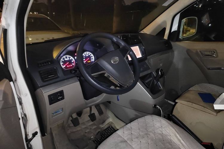 Used GAC Gonow Starry 2013 1.5L Seven-Seater Luxury Model Driver Seat