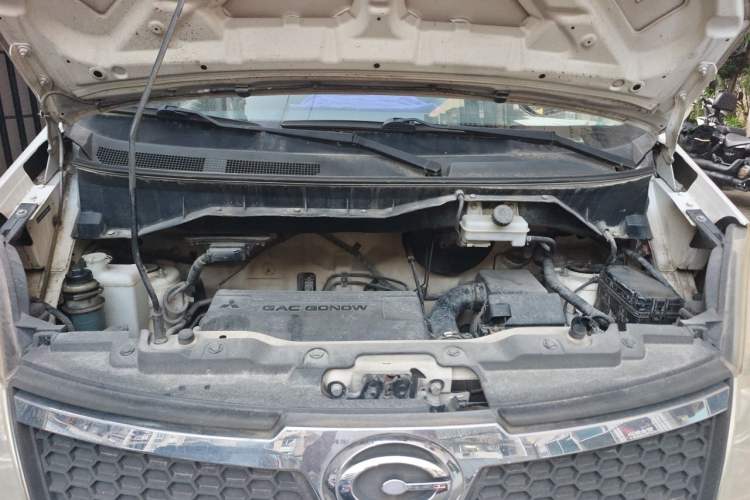 Used GAC Gonow Starry 2013 1.5L Seven-Seater Supreme Model Engine Bay