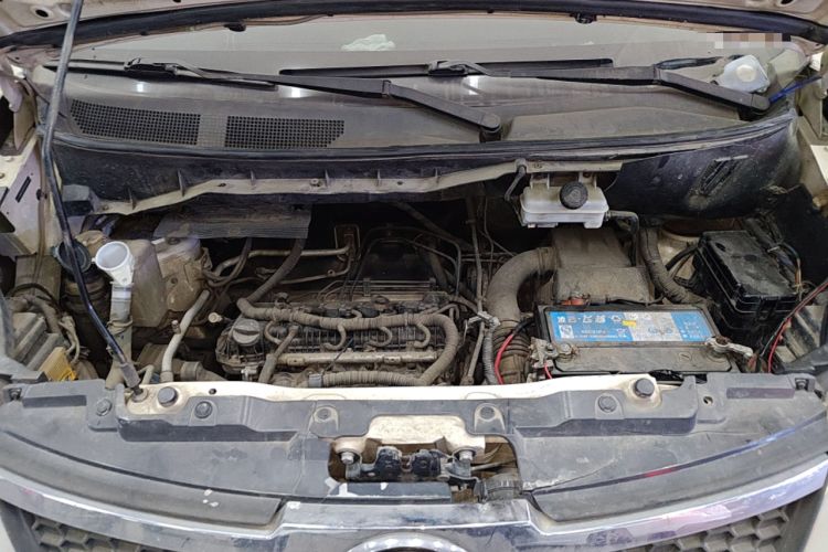 Used GAC Gonow Starry 2013 1.5L Seven-Seater Supreme Model Engine Bay
