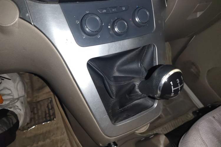 Used GAC Gonow Starry 2013 1.5L Seven-Seater Luxury Model Gear Lever