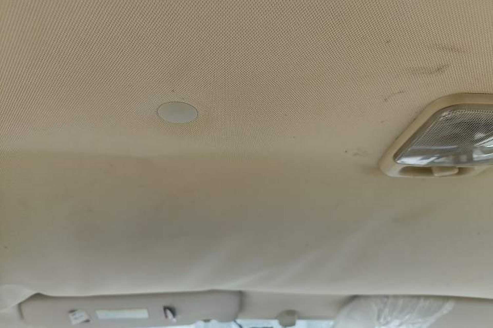 Used GAC Gonow Starry 2013 1.5L Seven-Seater Luxury Model Headliner